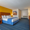 Отель Days Inn by Wyndham Breezewood, фото 3