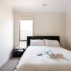 Отель 5br Luxury House 20 Min To Cbd Spacious Living, фото 7