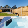 Отель Luxury Designer Coastal Home for 10 With hot tub, фото 19