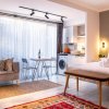 Отель Invigorating Studio Flat Near Kordon in Alsancak, фото 4