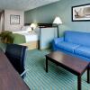 Отель Holiday Inn Express and Suites, an IHG Hotel, фото 25