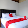 Отель RedDoorz @ Kampoeng Etnik Kebumen 2, фото 21