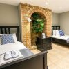 Отель Riverside 6 bedroom Cambridge escape, фото 2