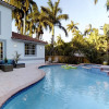 Отель Beautiful Hollywood Beach 4 BR Home W Heated Pool, фото 17