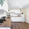 Отель Spacious Double Bed With Sofa Bed In Isleworth TW7, фото 2