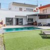 Отель Fantastic Holiday Home in St Pere Pescador Spain With Pool, фото 20