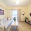 Отель Charmy 2BD Apartment near Mon Repos Beach, фото 2