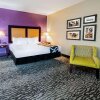 Отель La Quinta Inn & Suites by Wyndham DFW Airport West - Bedford, фото 22