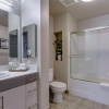 Отель One Bed/1Bath + Private Balcony WALK TO BEACH, фото 9