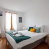 Отель GuestReady - FamilyModern Flat with Netflix -15 min walk from center, фото 5