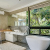 Отель Family Villa in the Heart of Camps Bay Bayon House, фото 10