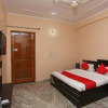 Отель OYO 26823 Hotel Krishna Greens, фото 26