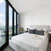Отель Chic 2 Bedroom With Views - Prime Position, фото 9