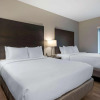Отель Comfort Suites Cincinnati University - Downtown, фото 30