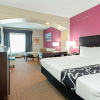 Отель La Quinta Inn & Suites by Wyndham Winnie, фото 5