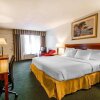Отель Clarion Inn & Suites Dothan South, фото 3