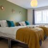 Отель Stylish 2 bedroom, 2 bathroom with Free Parking and WiFi, фото 8