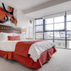 Отель Global Luxury Suites at Kenmore Square, фото 1