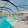 Отель Impeccable Canal-front W/ Lanai & Caged Pool 4 Bedroom Home, фото 13