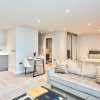 Отель Seven Living Bracknell - Free Parking on Site, фото 2