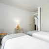 Отель Superb Flat 200 from Beach, 10 min to Downtown, фото 30