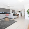 Отель Unit 1 'Phoenix Apartments', Coolum Beach, фото 6