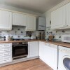 Отель Elegant 2Br Flat W/ Garden Close To Battersea Park, фото 4