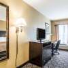 Отель Comfort Inn Airport Turfway Road, фото 3