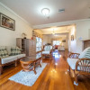 Отель Glenelg Beach Stylish 2 Story Townhouse Sea View, фото 12