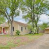 Отель Charming Bryan Home - 3 Mi to Kyle Field!, фото 12