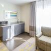 Отель Comfort Suites Miami Airport North, фото 20