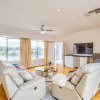 Отель StayAU 6BR Deluxe Lakeview Point Cook, фото 9