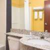 Отель Microtel Inn & Suites by Wyndham Hillsborough, фото 8