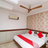 Отель Solitaire by OYO Rooms, фото 2