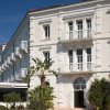 Отель Grand Hotel Des Sablettes Plage, Curio Collection By Hilton в Ла-Сейн-сюр-Мере