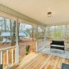Отель Beautiful Clarkesville Home ~ 8 Mi to Helen!, фото 11