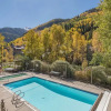 Отель Walk To Ski, Stylish & Bright! Ground Floor, Hot Tub, Pool 1 Bedroom Condo by RedAwning, фото 7