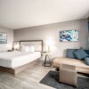 Отель La Quinta Inn & Suites by Wyndham Cocoa Beach Oceanfront, фото 23