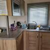 Отель Hot tub hols 3 bed caravan at 42 Kingfisher Court, фото 19