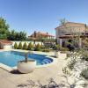Отель Modern Holiday Home With Pool in Medulin, фото 13