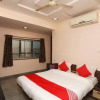 Отель OYO 12843 Hotel Emerald, фото 6