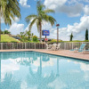 Отель Belmont Inn & Suites, фото 10