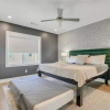 Отель Spacious 4BR Minutes From Broadway- Sleeps 14, фото 5