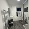 Отель 6 Bedroom 5 Shower rm House in Central Nottingham, фото 25