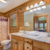 Отель Eagles Point Lodge, 4 Bedrooms, Sleeps 16, View, Pool Access, Game Room, фото 9