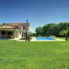 Отель Spacious Villa With Pool and Parasol in Rovinj, фото 16