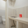 Отель RedDoorz Near Ciputra Golf Surabaya, фото 6