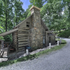 Отель Historic Cabin: Grill & Hiking Trail Access!, фото 1