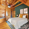 Отель Riverbend Haven Mountain Adventure Awaits 6 Bedroom Home by Overmoon, фото 20