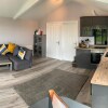 Отель Deerfin Rentals. Private Chalet with Hot Tub, фото 10